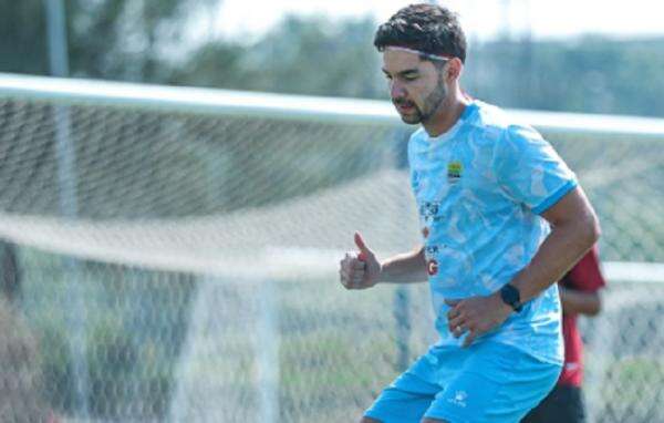 Igor Tolic Coret Sandy Walsh dari Skuad Persib Vs Bali United di Dewata Challenge Series Igor Tolic Coret Sandy Walsh dari Skuad Persib Vs Bali United di Dewata Challenge Series
