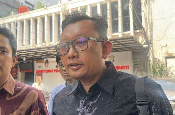 Diperiksa Polisi, Ketum YLBHI Dicecar soal Tim Investigasi Kasus Air Keras Andrie Yunus Diperiksa Polisi, Ketum YLBHI Dicecar soal Tim Investigasi Kasus Air Keras Andrie Yunus