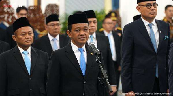 Bahlil Rangkap Menko Hilirisasi dan Menteri ESDM: Saya Akan Laksanakan Tugas dengan Baik Bahlil Rangkap Menko Hilirisasi dan Menteri ESDM: Saya Akan Laksanakan Tugas dengan Baik