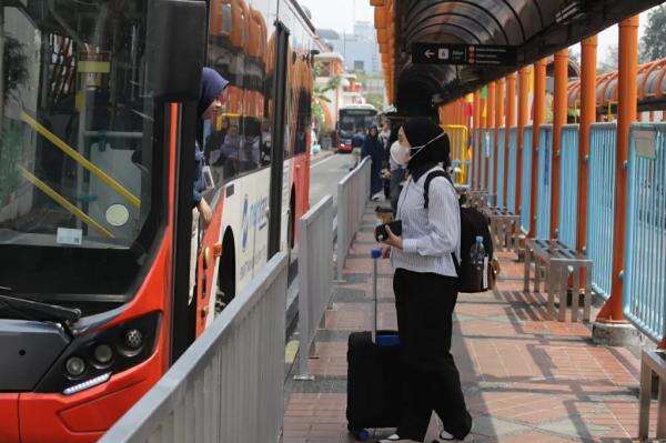 Tarif Transjakarta Blok M-Bandara Soetta Dipatok Rp15.000, Ini Pertimbangan Pramono Tarif Transjakarta Blok M-Bandara Soetta Dipatok Rp15.000, Ini Pertimbangan Pramono