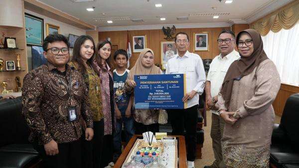 TASPEN Berikan Manfaat JKK dan JKM Rp1,08 Miliar untuk Dua Keluarga ASN di Kepulauan Riau TASPEN Berikan Manfaat JKK dan JKM Rp1,08 Miliar untuk Dua Keluarga ASN di Kepulauan Riau