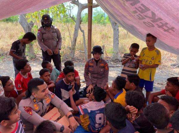 Mahasiswa STIK Lemdiklat Polri Beri Layanan Trauma Healing untuk Korban Gempa NTT Mahasiswa STIK Lemdiklat Polri Beri Layanan Trauma Healing untuk Korban Gempa NTT