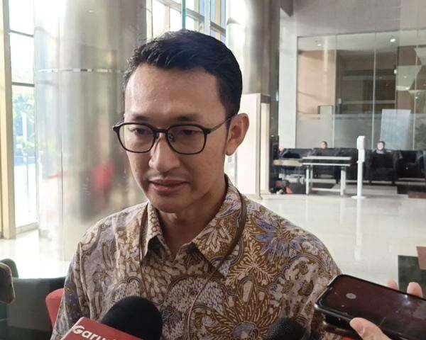 KPK Juga Tetapkan Eks Staf Khusus Yaqut dalam Kasus Dugaan Korupsi Kuota Haji KPK Juga Tetapkan Eks Staf Khusus Yaqut dalam Kasus Dugaan Korupsi Kuota Haji