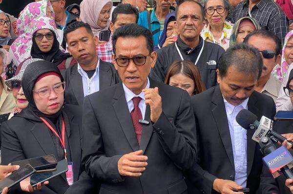 Refly Harun Soroti Dakwaan Roy Suryo: Terlalu Prematur, Seharusnya Bisa Bebas Refly Harun Soroti Dakwaan Roy Suryo: Terlalu Prematur, Seharusnya Bisa Bebas