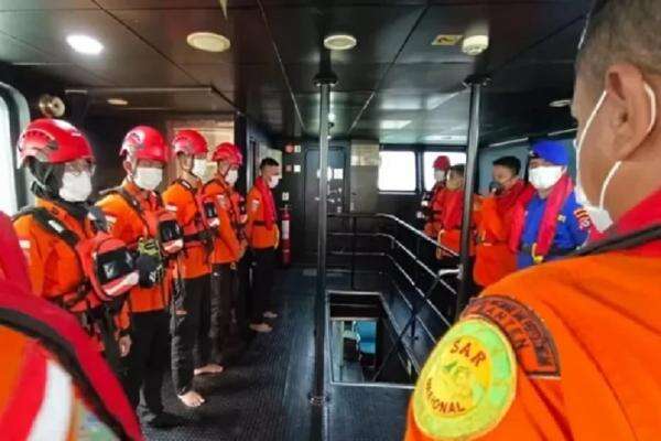MUI Doakan Keselamatan untuk 5 Jurnalis dan 3 Awak Kapal yang Hilang di Selat Sunda MUI Doakan Keselamatan untuk 5 Jurnalis dan 3 Awak Kapal yang Hilang di Selat Sunda