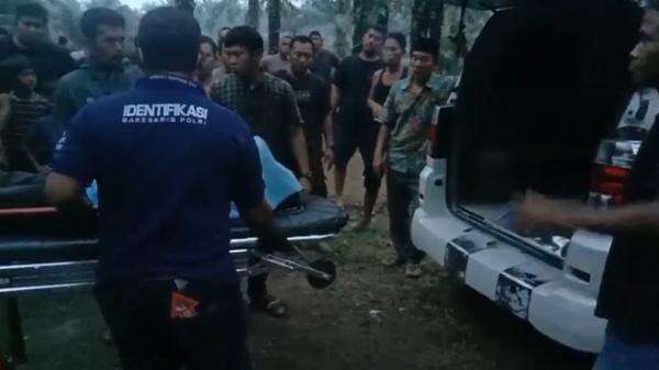 Karyawan PTPN IV Ditemukan Tewas di Kebun Sawit Labuhanbatu Karyawan PTPN IV Ditemukan Tewas di Kebun Sawit Labuhanbatu