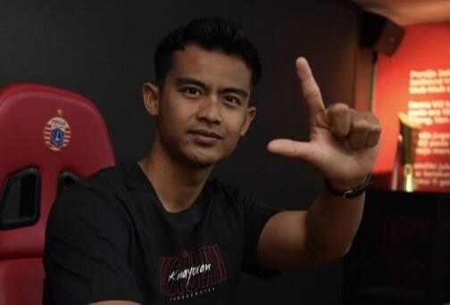 Pratama Arhan Resmi Gabung ke Persija Jakarta Pratama Arhan Resmi Gabung ke Persija Jakarta
