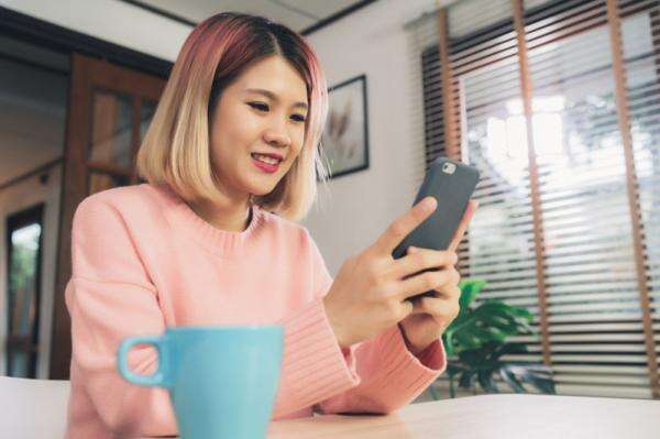 5 Alasan Layar Ponsel Bisa Bikin Kulit Kusam 5 Alasan Layar Ponsel Bisa Bikin Kulit Kusam