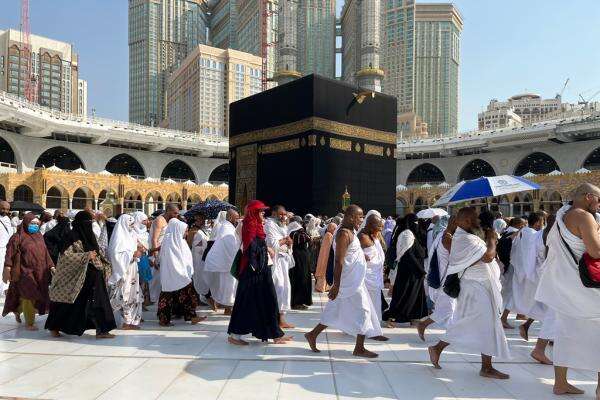 38 Jemaah Umrah Diduga Telantar di Jeddah, Kemenhaj Turun Tangan Usut Penyelenggara 38 Jemaah Umrah Diduga Telantar di Jeddah, Kemenhaj Turun Tangan Usut Penyelenggara