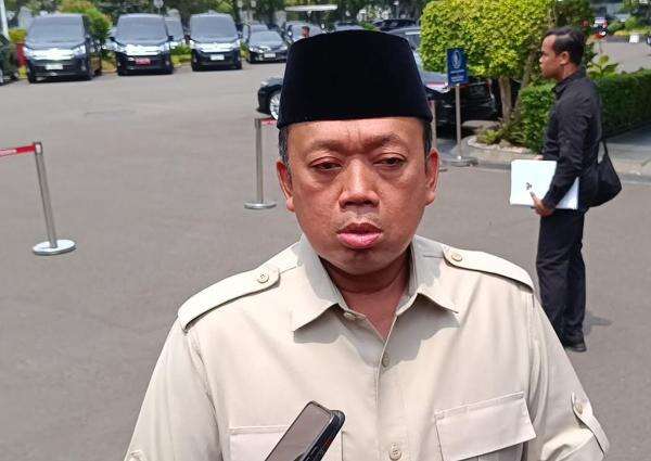Nusron Wahid Mundur dari Kepengurusan Partai Golkar Tenyata Sudah Lebih dari 6 Bulan Nusron Wahid Mundur dari Kepengurusan Partai Golkar Tenyata Sudah Lebih dari 6 Bulan