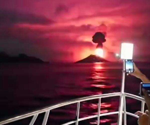 Viral Video Gunung Anak Krakatau Meletus Dahsyat, PVMBG: Hoaks AI Viral Video Gunung Anak Krakatau Meletus Dahsyat, PVMBG: Hoaks AI