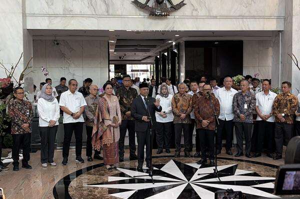 Suahasil Disambut Meriah Pegawai Kemenkeu, Instruksikan Bikin Bangga Masyarakat Indonesia Suahasil Disambut Meriah Pegawai Kemenkeu, Instruksikan Bikin Bangga Masyarakat Indonesia