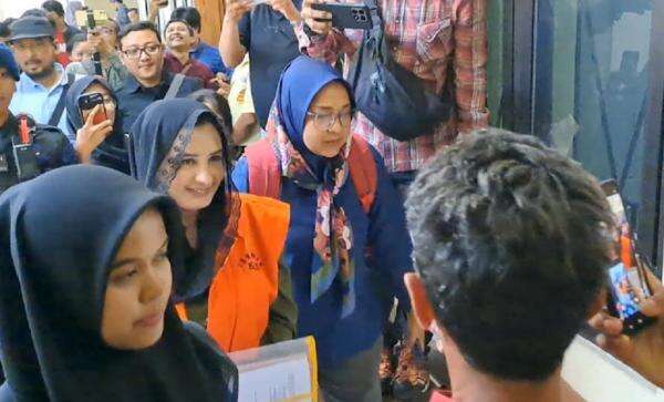Bupati Pekalongan Nonaktif Fadia Arafiq Didakwa Gratifikasi Rp2,8 Miliar dan Atur Proyek Bupati Pekalongan Nonaktif Fadia Arafiq Didakwa Gratifikasi Rp2,8 Miliar dan Atur Proyek