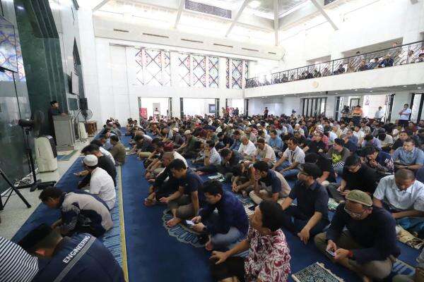 5 Jurnalis dan 3 ABK Hilang di Selat Sunda, Masjid Bimantara Gelar Doa Bersama 5 Jurnalis dan 3 ABK Hilang di Selat Sunda, Masjid Bimantara Gelar Doa Bersama