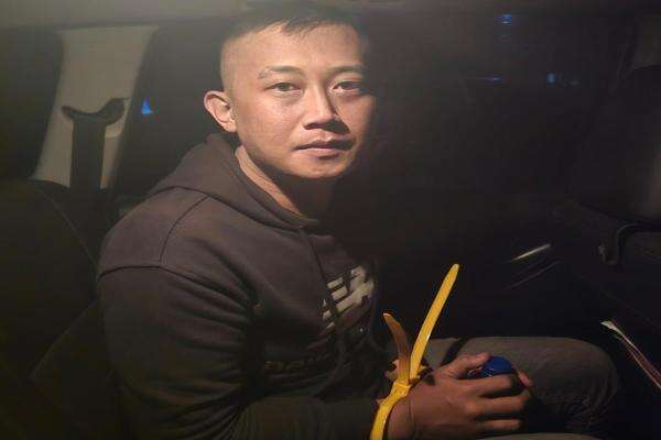 Polisi Tangkap Taufik Hidayat Penganiaya Pacar di Bandung lewat Transaksi Belanja Polisi Tangkap Taufik Hidayat Penganiaya Pacar di Bandung lewat Transaksi Belanja
