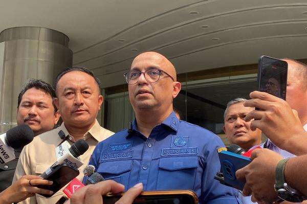 Kejagung Tetapkan 3 Tersangka Korupsi Ekspor Logam Tanah Jarang, Salah Satunya Pejabat Bea Cukai Kejagung Tetapkan 3 Tersangka Korupsi Ekspor Logam Tanah Jarang, Salah Satunya Pejabat Bea Cukai