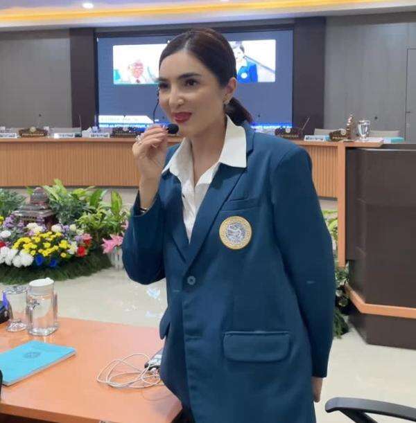 Ashanty Bakal Jadi Dosen Tamu Mata Kuliah Komunikasi, Ganti Profesi? Ashanty Bakal Jadi Dosen Tamu Mata Kuliah Komunikasi, Ganti Profesi?