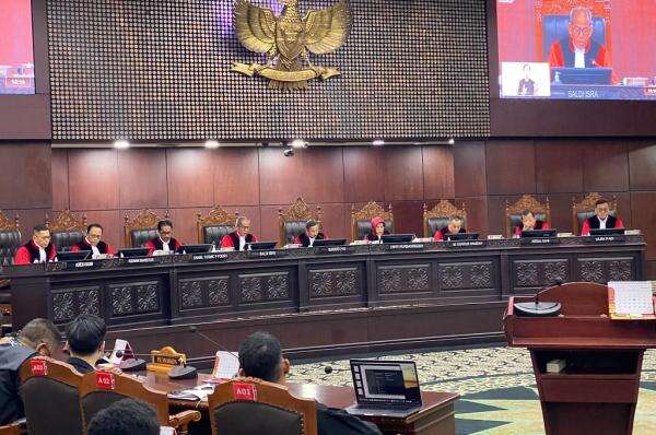 Pemohon Tak Hadiri Sidang MK gegara Ikut Ujian Kampus, Gugatan UU ITE Gugur Pemohon Tak Hadiri Sidang MK gegara Ikut Ujian Kampus, Gugatan UU ITE Gugur