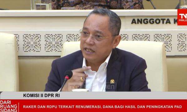 Fraksi PDIP DPR Tolak Pendapatan Daerah Dipotek buat Insentif Tambahan Bupati hingga Gubernur Fraksi PDIP DPR Tolak Pendapatan Daerah Dipotek buat Insentif Tambahan Bupati hingga Gubernur
