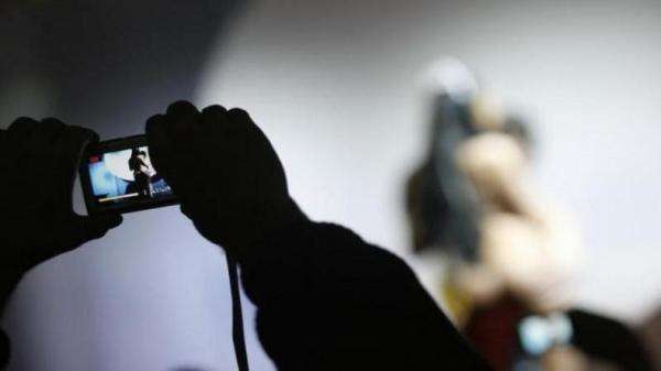 Polisi Bongkar Bisnis Video Asusila Sesama Jenis di Cirebon, 50 Rekaman Disita Polisi Bongkar Bisnis Video Asusila Sesama Jenis di Cirebon, 50 Rekaman Disita