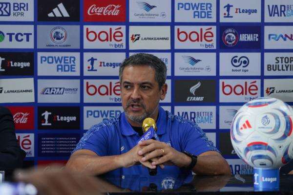 Derby Jatim Panas! Arema FC Waspadai Persik Kediri, Marcos Santos Bongkar Pemain Berbahaya Derby Jatim Panas! Arema FC Waspadai Persik Kediri, Marcos Santos Bongkar Pemain Berbahaya