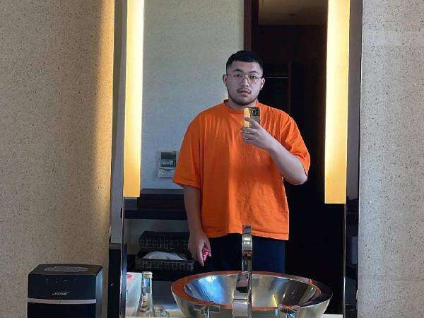 Profil Abe Hoed, Calon Mantu Bamsoet Ternyata Anak Melly Goeslaw-Anto Hoed Profil Abe Hoed, Calon Mantu Bamsoet Ternyata Anak Melly Goeslaw-Anto Hoed