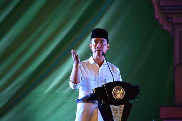 Refly Harun Usul Bentuk Tim Penelusuran Latar Belakang Pendidikan Gibran Refly Harun Usul Bentuk Tim Penelusuran Latar Belakang Pendidikan Gibran