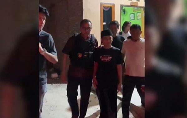 Oknum Ustaz di Siak Ditangkap usai Diduga Cabuli 4 Santriwati, Begini Modusnya Oknum Ustaz di Siak Ditangkap usai Diduga Cabuli 4 Santriwati, Begini Modusnya