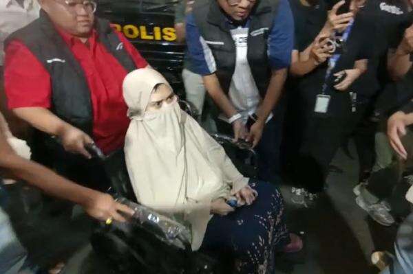 Hotman 911 Laporkan Oknum Aparat ke Bareskrim, Diduga Siksa-Cekoki Perempuan dengan Sabu Hotman 911 Laporkan Oknum Aparat ke Bareskrim, Diduga Siksa-Cekoki Perempuan dengan Sabu