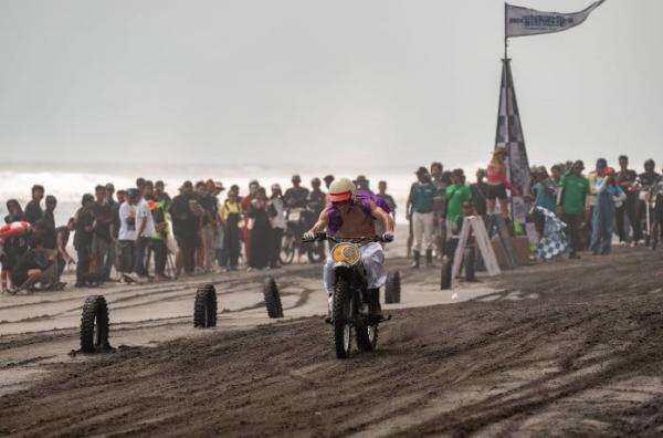 Slidetober 2026 Jadi Arena Perpaduan Olahraga Selancar, Balap Motor, dan Seni di Bali Slidetober 2026 Jadi Arena Perpaduan Olahraga Selancar, Balap Motor, dan Seni di Bali