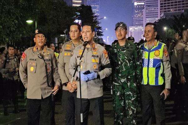 Polda Metro Jaya Ungkap Alasan 2 Orang Bawa Pisau dan Golok saat Demo Mahasiswa Polda Metro Jaya Ungkap Alasan 2 Orang Bawa Pisau dan Golok saat Demo Mahasiswa