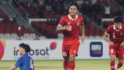 Ogah Santai saat Libur Kompetisi, Toni Firmansyah Genjot Fisik demi Amankan Tempat Utama di Persebaya Surabaya Ogah Santai saat Libur Kompetisi, Toni Firmansyah Genjot Fisik demi Amankan Tempat Utama di Persebaya Surabaya