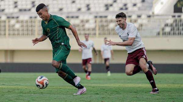 Pieter Huistra Puas PSS Sleman Main Intens saat Uji Coba Lawan PSM Makassar Pieter Huistra Puas PSS Sleman Main Intens saat Uji Coba Lawan PSM Makassar