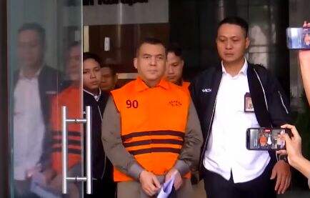 Harta Kekayaan Silmy Karim, Wakil Menteri Imigrasi yang Serahkan Diri ke KPK dan Kini Pakai Rompi Oranye Harta Kekayaan Silmy Karim, Wakil Menteri Imigrasi yang Serahkan Diri ke KPK dan Kini Pakai Rompi Oranye