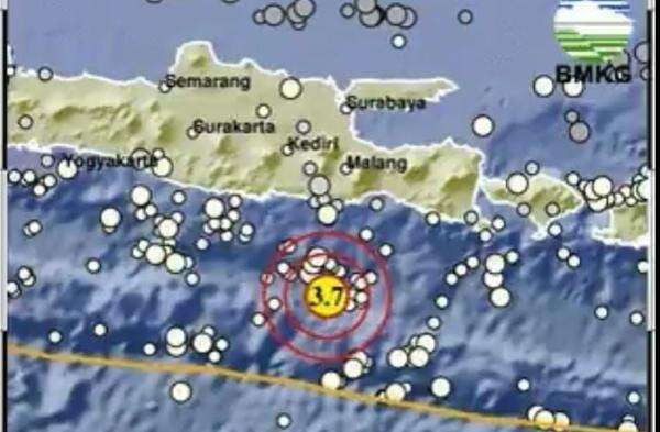 Pusat Gempa Hari Ini 2 Menit yang Lalu Guncang Malang, Cek Magnitudonya! Pusat Gempa Hari Ini 2 Menit yang Lalu Guncang Malang, Cek Magnitudonya!
