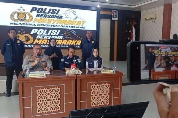 Modus Kasih Sayang, Guru SMK di Cilacap Diduga Cabuli Siswi saat Curhat Masalah Keluarga Modus Kasih Sayang, Guru SMK di Cilacap Diduga Cabuli Siswi saat Curhat Masalah Keluarga
