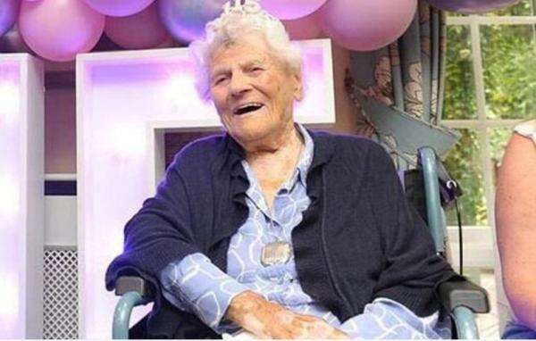 Ethel Caterham, Orang Tertua di Dunia Rayakan Ulang Tahun ke-117 Ethel Caterham, Orang Tertua di Dunia Rayakan Ulang Tahun ke-117