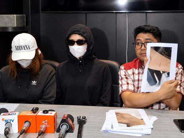 Korban Dugaan Kekerasan Seksual Betrand Peto Jalani Pemeriksaan Pagi Ini Korban Dugaan Kekerasan Seksual Betrand Peto Jalani Pemeriksaan Pagi Ini