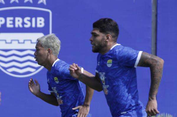 Persib Siapkan Rotasi Besar Lawan Arema FC, Pemain Muda Dapat Panggung Persib Siapkan Rotasi Besar Lawan Arema FC, Pemain Muda Dapat Panggung