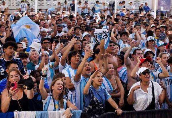Terlibat Keributan, Keluarga Pemain Timnas Argentina Ditangkap Polisi AS Terlibat Keributan, Keluarga Pemain Timnas Argentina Ditangkap Polisi AS