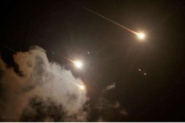 Serangan AS Masuki Hari Kelima, Iran Terus Hantam Pangkalan Militer di Teluk Serangan AS Masuki Hari Kelima, Iran Terus Hantam Pangkalan Militer di Teluk