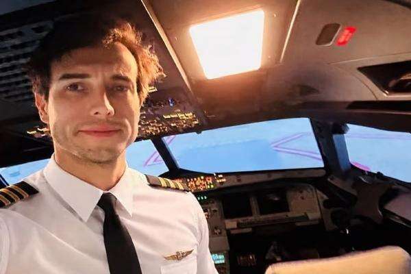 Horor! Siswa Daratkan Pesawat Sendirian usai Instruktur Pilot Lompat Bunuh Diri Horor! Siswa Daratkan Pesawat Sendirian usai Instruktur Pilot Lompat Bunuh Diri