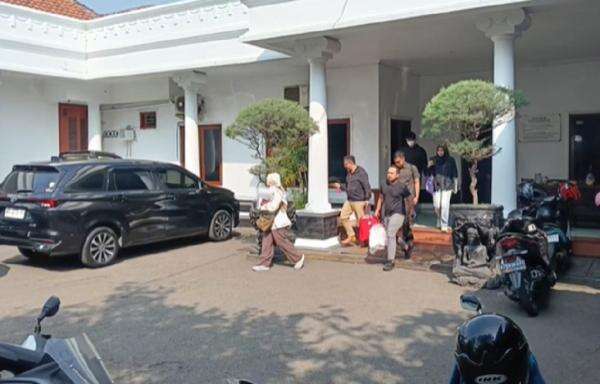 OTT Bupati Klaten Hamenang Wajar Ismoyo, KPK Sita Uang Rp1 Miliar OTT Bupati Klaten Hamenang Wajar Ismoyo, KPK Sita Uang Rp1 Miliar
