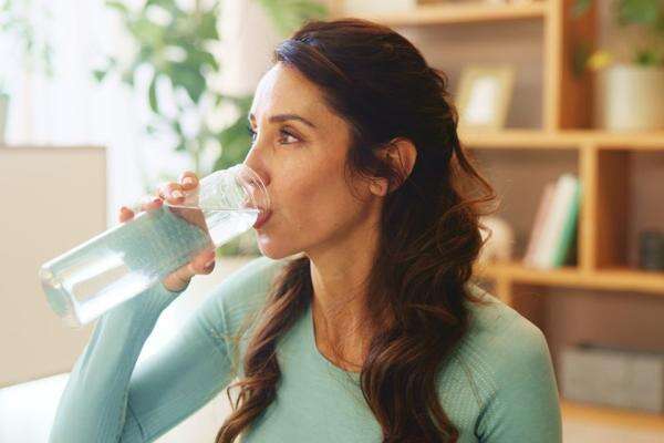 Jangan Berlebihan, Ini Bahaya Terlalu Banyak Minum Air bagi Tubuh Jangan Berlebihan, Ini Bahaya Terlalu Banyak Minum Air bagi Tubuh