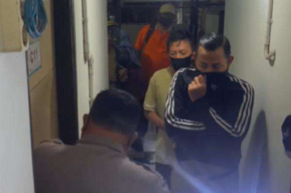 Geger! Muncul Bau Tak Sedap, Ternyata Penghuni Indekos di Jaksel Meninggal di Kamar Geger! Muncul Bau Tak Sedap, Ternyata Penghuni Indekos di Jaksel Meninggal di Kamar