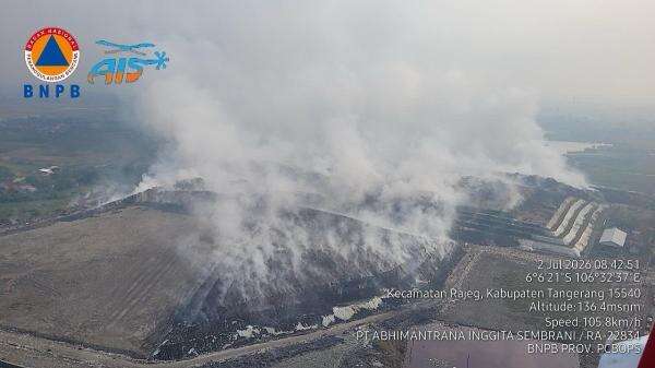 BNPB: Kebakaran TPA Jatiwaringin Baru Padam 40 Persen, 4 Unit Heli Water Bombing Dikerahkan BNPB: Kebakaran TPA Jatiwaringin Baru Padam 40 Persen, 4 Unit Heli Water Bombing Dikerahkan