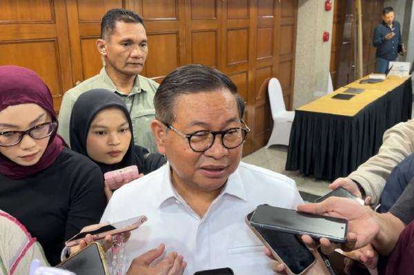 Meruya Jakbar Dilanda Kekeringan, Pramono Pastikan Distribusi Bantuan Air Meruya Jakbar Dilanda Kekeringan, Pramono Pastikan Distribusi Bantuan Air