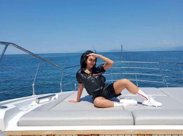Profil Georgina Rodriguez, Mantan Pegawai Toko yang Dinikahi Cristiano Ronaldo Usai 10 Tahun Pacaran Profil Georgina Rodriguez, Mantan Pegawai Toko yang Dinikahi Cristiano Ronaldo Usai 10 Tahun Pacaran