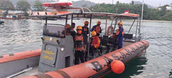 Pencarian 5 Jurnalis Peliput Anak Krakatau yang Hilang Diperluas, 7 SRU Dikerahkan Pencarian 5 Jurnalis Peliput Anak Krakatau yang Hilang Diperluas, 7 SRU Dikerahkan