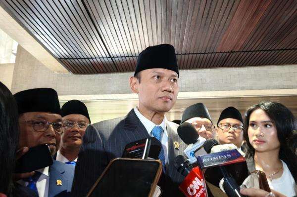 SBY Tak Hadiri Sidang Tahunan, AHY: Beliau Mendoakan Indonesia Semakin Maju dan Sejahtera SBY Tak Hadiri Sidang Tahunan, AHY: Beliau Mendoakan Indonesia Semakin Maju dan Sejahtera